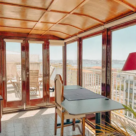 Apartamento River Vista - 2 Bedroom Terrace Retreat *