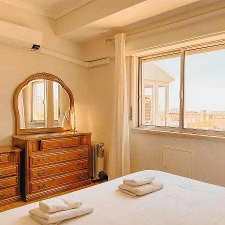 River Vista - 2 Bedroom Terrace Retreat * Lisboa