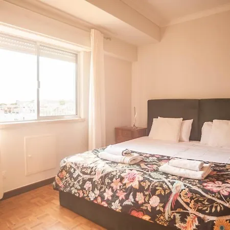 Apartment River Vista - 2 Bedroom Terrace Retreat Lisbon