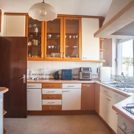River Vista - 2 Bedroom Terrace Retreat Apartment *