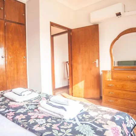 River Vista - 2 Bedroom Terrace Retreat * Lisbon