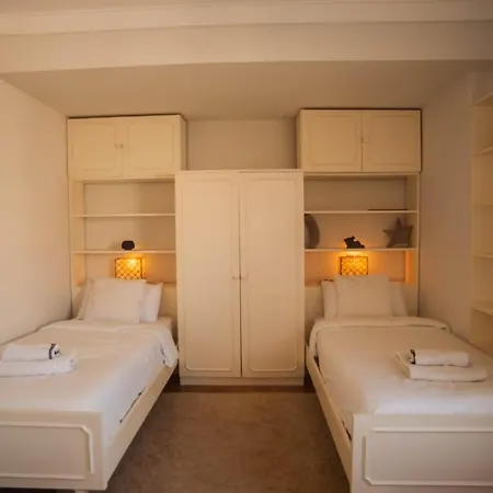 River Vista - 2 Bedroom Terrace Retreat Lisbon