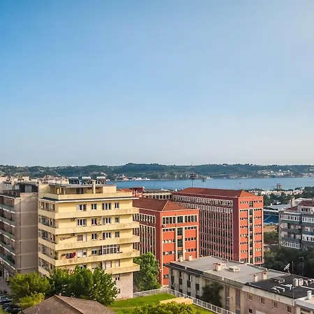 River Vista - 2 Bedroom Terrace Retreat
