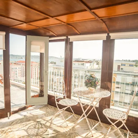 River Vista - 2 Bedroom Terrace Retreat Lisbon