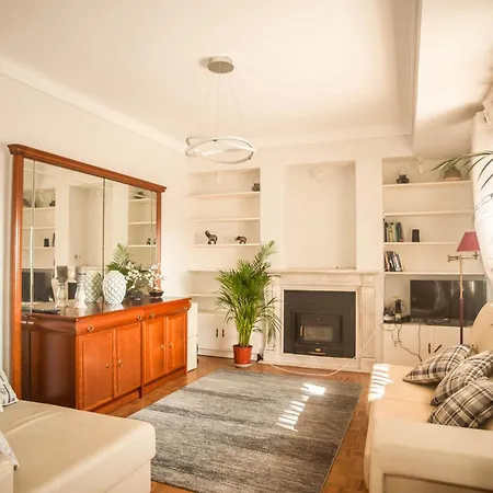 River Vista - 2 Bedroom Terrace Retreat Apartment